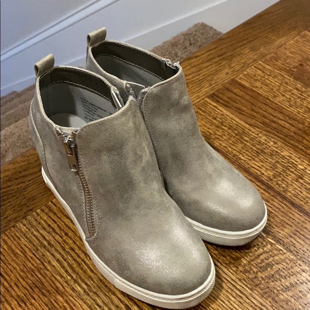 Girls boots